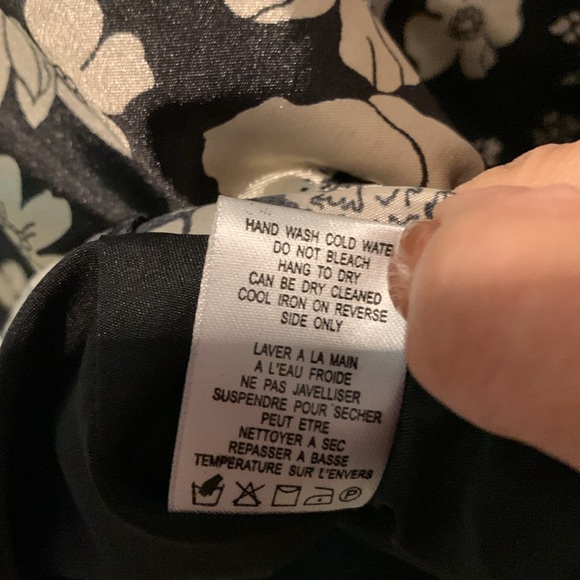 Linea Domani Limited Collection floral blk/gray satin midi skirt. Size 6. EUC. - Picture 8 of 9